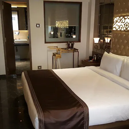 Peninsula Redpine Hotel