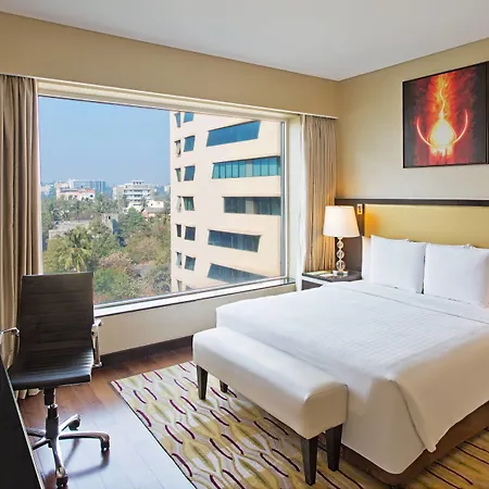 Courtyard By Marriott International Airport