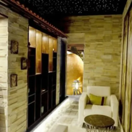 Courtyard By Marriott International Airport 5*