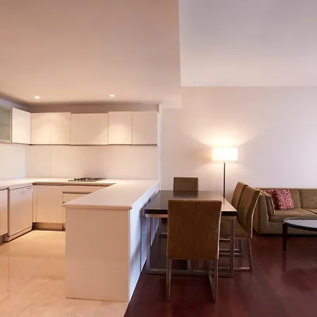 Hotel Courtyard By Marriott International Airport 5*