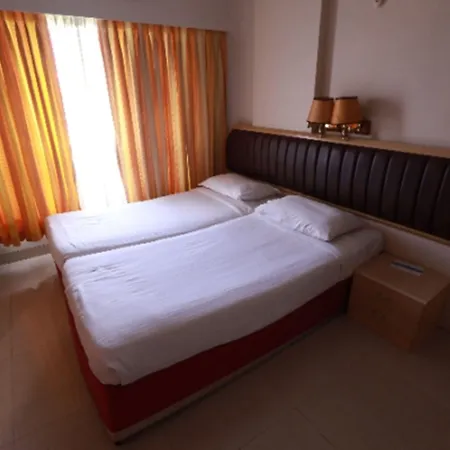 Landmark Apartment *