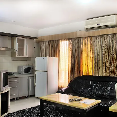 Landmark Apartment *