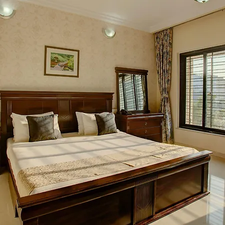 Hotel Lalco Residency 4*