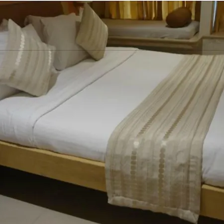 Suncity Apollo - Gateway Of India Hotel