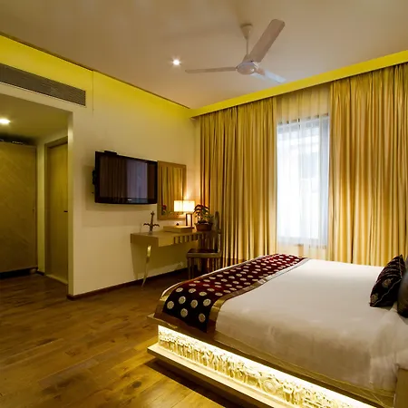 Hotel Le Sutra Hotel, Khar, 4*
