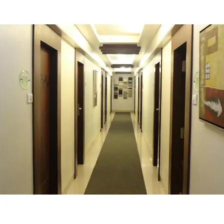 Suba Palace Near Gateway Of India 4*