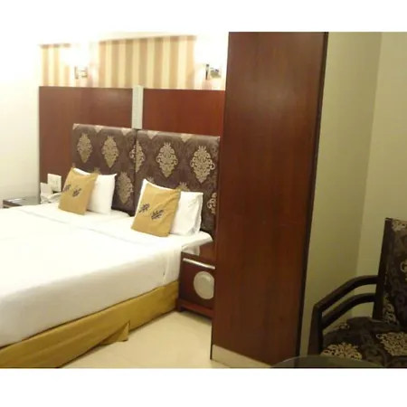 Suba Palace Near Gateway Of India 4*