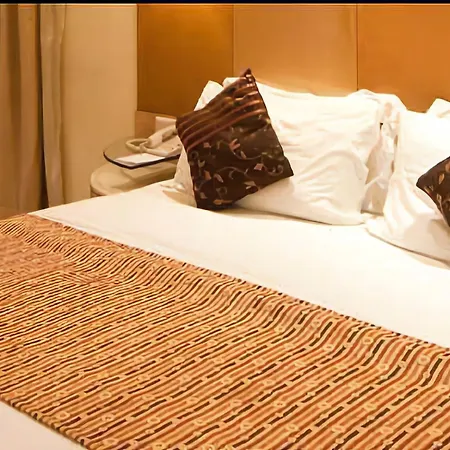 Ascot Hotel 3*