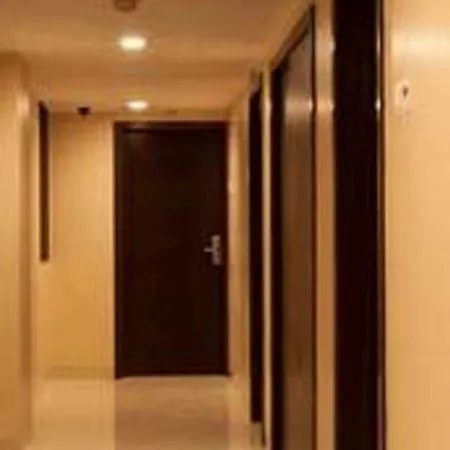 Hotel Red Palm Residency 2*