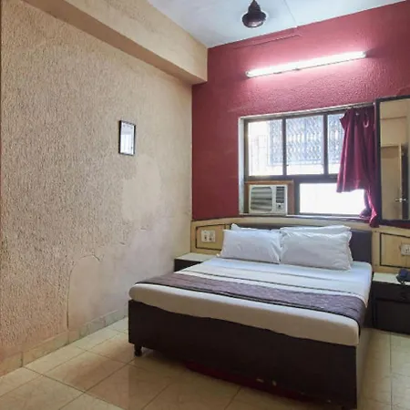 Hotel Red Palm Residency