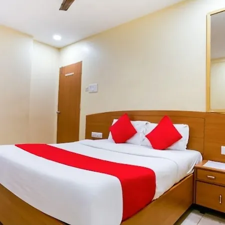 Hotel Red Palm Residency
