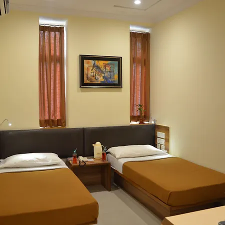 Sea Palace - Near Gateway Of India 3*