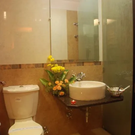 Hotel Sea Palace - Near Gateway Of India 3*