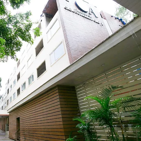 Hotel The Roa Mumbai