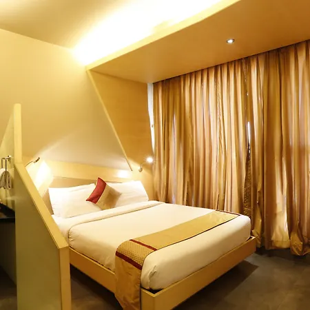 Hotel Dragonfly - The Art