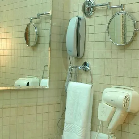 Fabhotel Shubhangan - Nr Bandra 3*