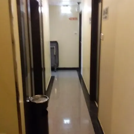 Fabhotel Shubhangan - Nr Bandra 3*