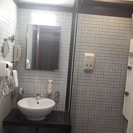 Fabhotel Shubhangan - Nr Bandra