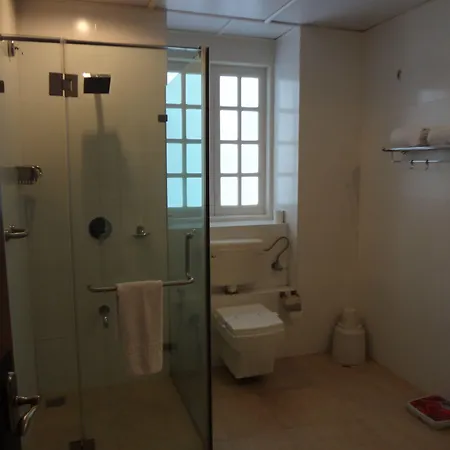 Grand - Ballard Estate, 3*