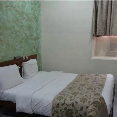 Hotel Grand - Ballard Estate,