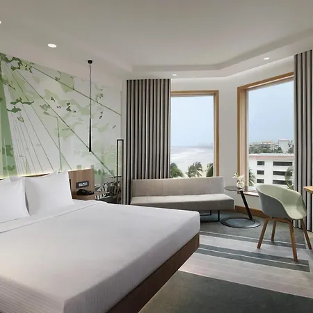Hotel Novotel Juhu 5*