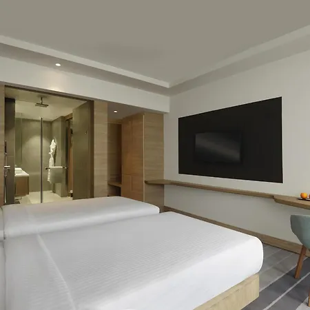 Novotel Juhu Hotel 5*