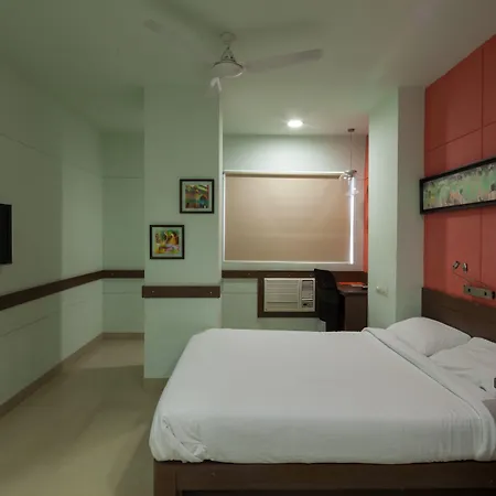 Andheri 3*