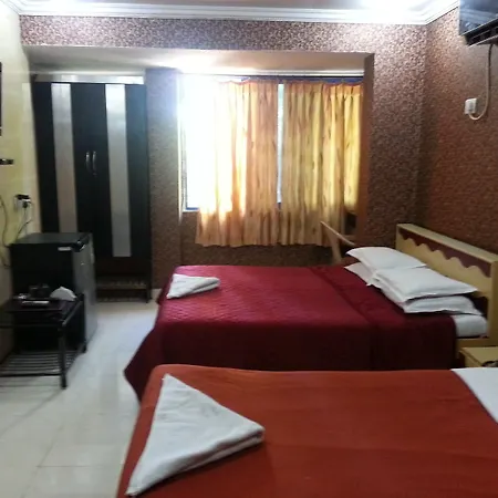 Sea Sands Hotel 2*