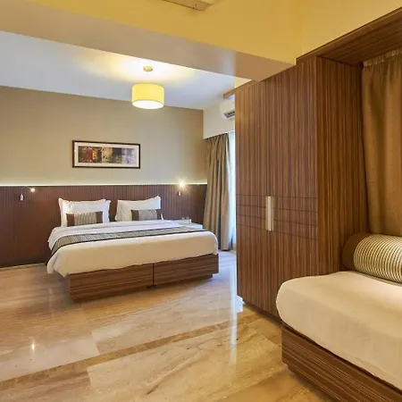 Residency Sarovar Portico Hotel 4*