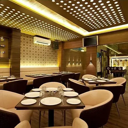 Plaza 3* Mumbai