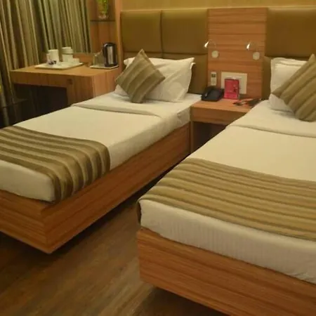 Hotel Plaza 3*