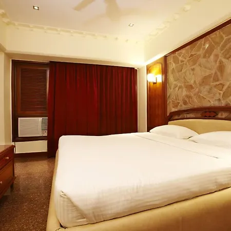 Bloom - Juhu Hotel