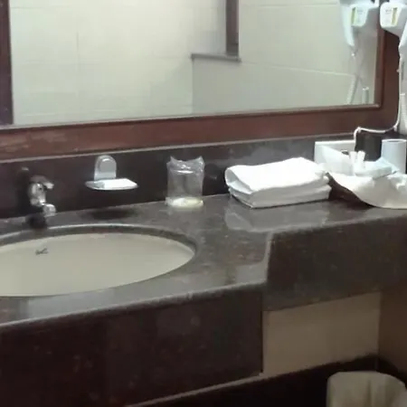 Hotel Bloom - Juhu 4*