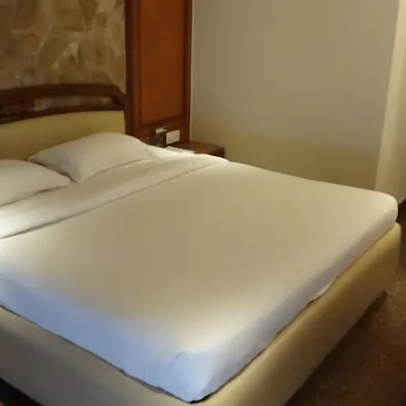 Bloom - Juhu 4* Mumbai