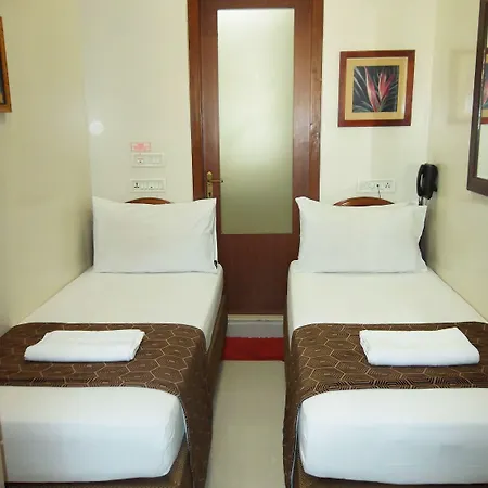 Elphinstone Hotel