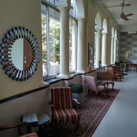 Elphinstone Hotel 3*