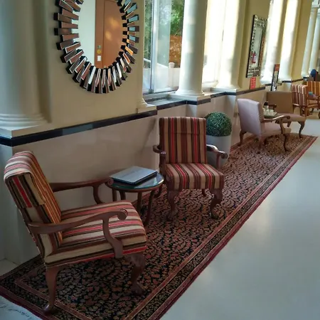 Elphinstone Hotel 3*