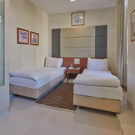 Elphinstone Hotel