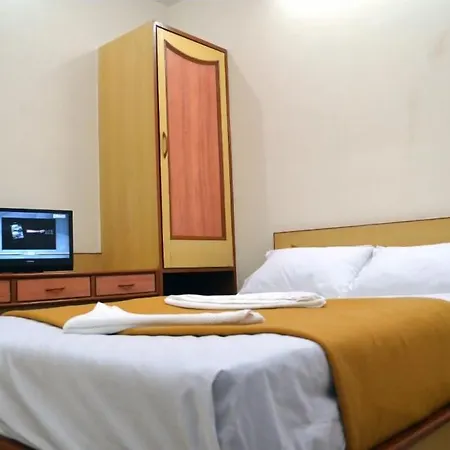 Fabexpress New Deepak - Nr & Csmt Station Hotel