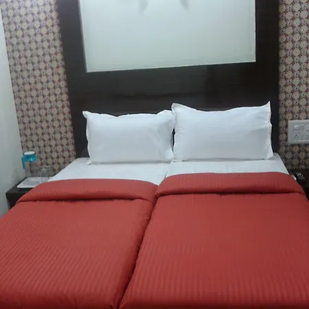 Skyway Apartment *