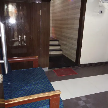 Skyway Apartment *