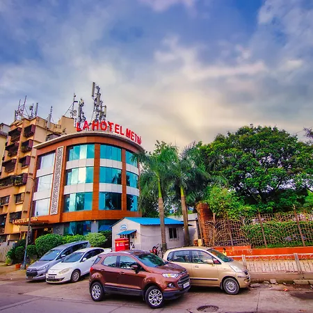 Hotel La Metro Near Bkc 3*