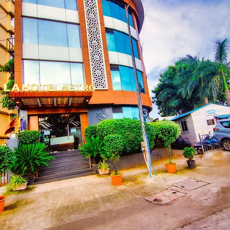 Hotel La Metro Near Bkc 3*