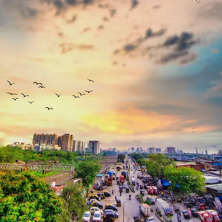 La Metro Near Bkc Hotel Mumbai