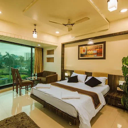 La Metro Near Bkc Hotel 3*
