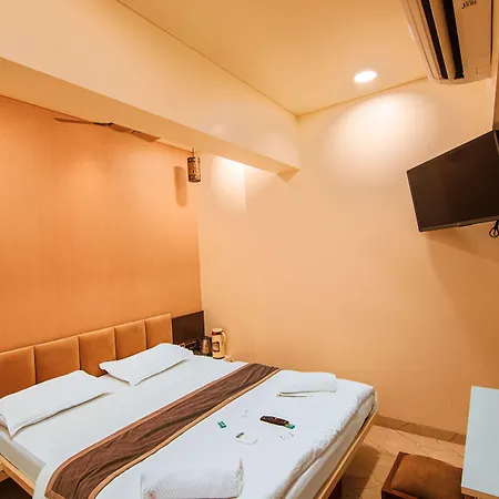 Hotel La Metro Near Bkc
