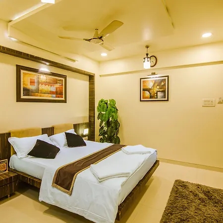 La Metro Near Bkc Hotel 3*
