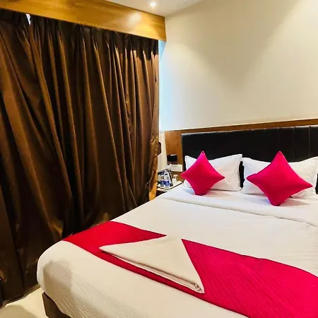 Hotel The Azure 3*