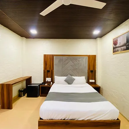 Hotel Aksa Palace Mumbai