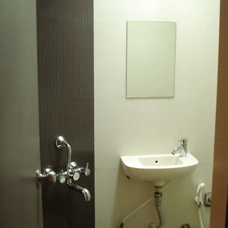 Nice Guest House Guest house Mumbai